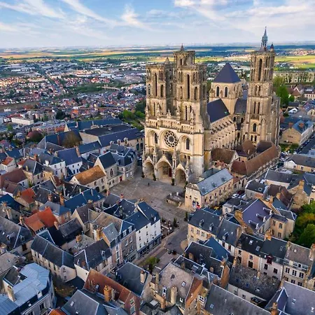 La Grange Гостевой дом Bruyeres-et-Montberault
